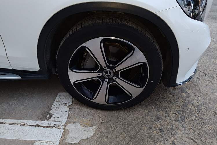 Used Mercedes-Benz GLC 2019 GLC 300 L 4MATIC Dynamic Model
