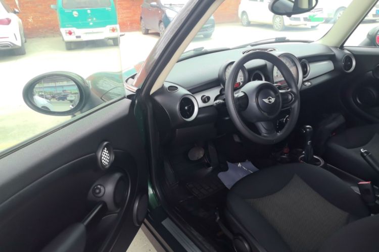 Used MINI 2011 1.6L ONE
