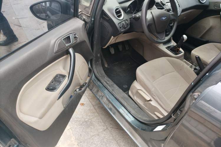 Used Ford Fiesta 2013 Sedan 1.5L Manual Fashion Edition
