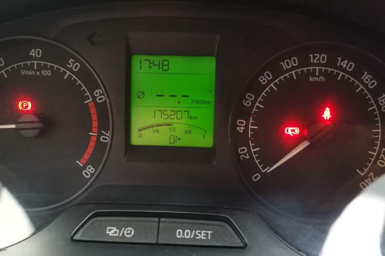 Used Skoda Rapid 2015 1.4L Manual Smart Selection Model Odometer Close Up