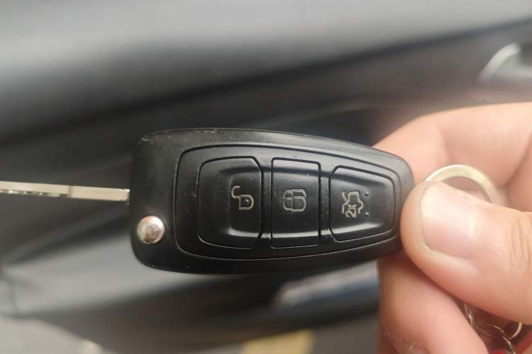 Used Ford Kuga 2013 1.6L GTDi Two-Wheel-Drive Trend Model