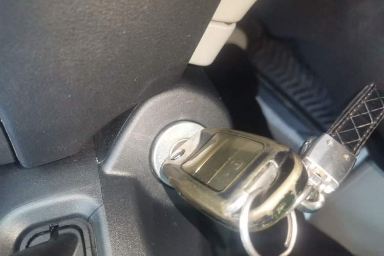 Used Changan Alsvin V3 2015 1.4L Manual Meiruan Model China V Standard
