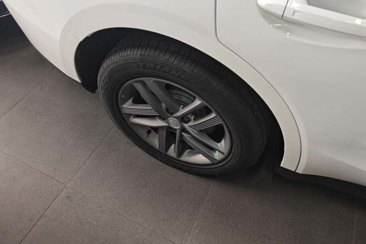 Used Hongqi E-QM5 2025 500km Range Commuter Version