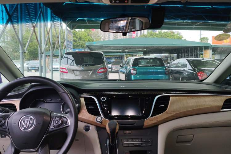 Used Buick GL8 2017 ES 28T Comfort Model China V Standard