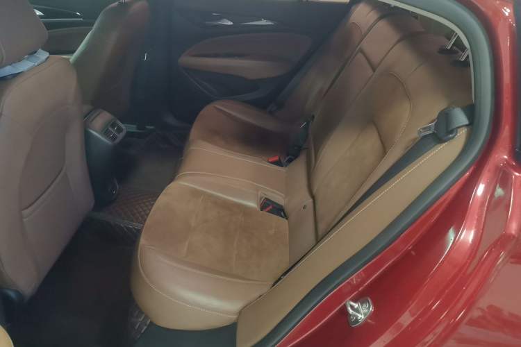 Used Buick Regal 2017 20T Luxury Model Left Rear Seat