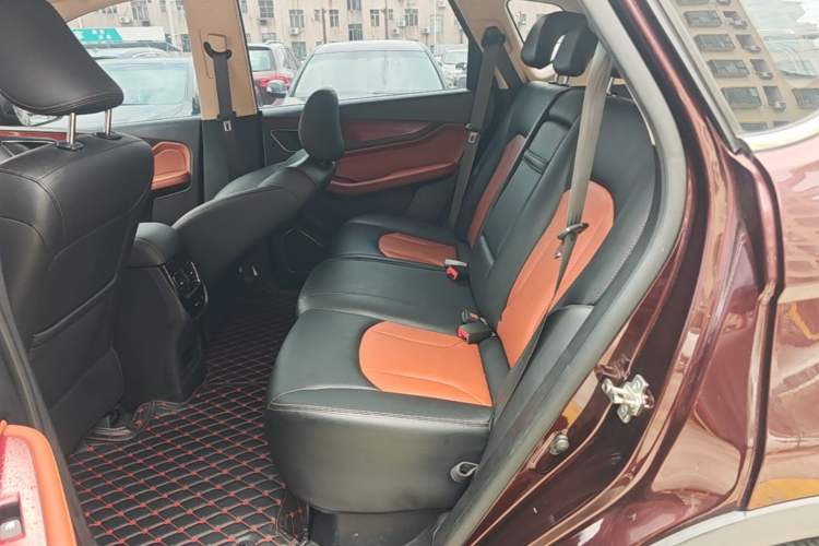 Used Baojun 560 2015 1.8L Manual Elite Edition