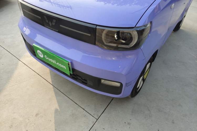 Used Wuling Hongguang MINIEV 2021 Macaron Sandwich Model 120 km Lithium NMC
