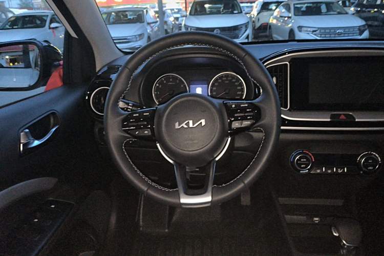 Used Kia kx1 Stonic 2026 Model 1.4L Sunroof Edition
