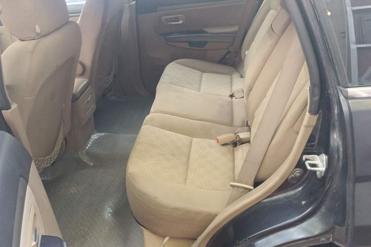 Used Haval H3 2010 Leading Edition 2.5 TCI Two-Wheel Drive Comfort Model Left Rear Seat