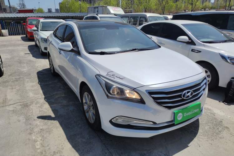 Used Hyundai Mistra 2014 1.8L Automatic Smart GLS Front Right 45 Deg