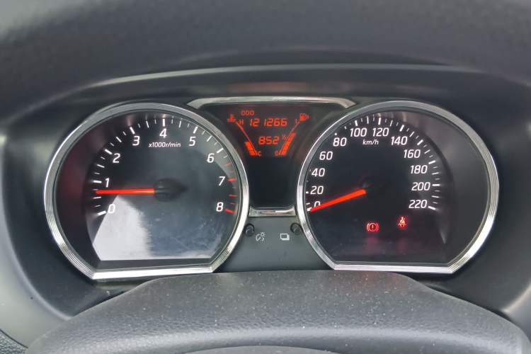 Used Nissan Livina 2015 1.6XE Manual Comfort Edition