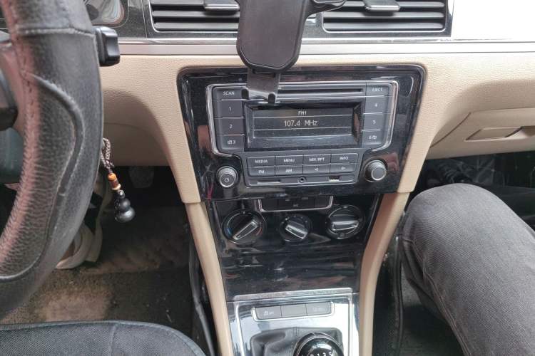 Used Volkswagen Bora 2014 1.6L Manual Comfort Model
