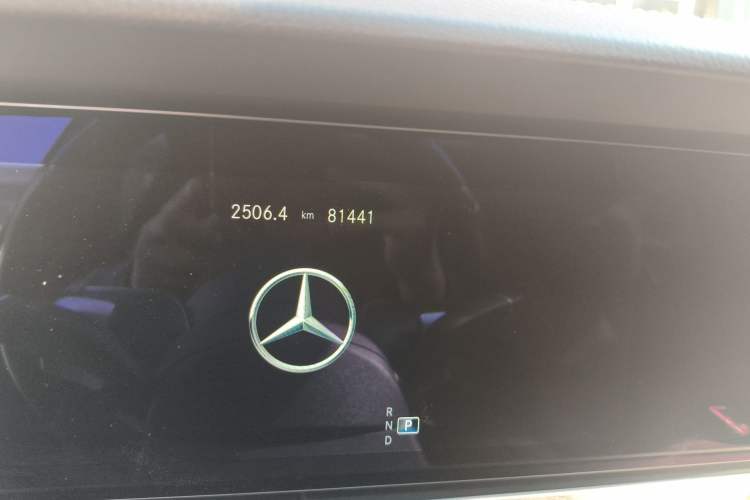 Used Mercedes-Benz E-Class 2021 Restyled E 300 L Luxury Edition Odometer Close Up