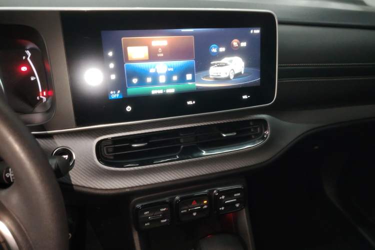 Used GAC Trumpchi GS3 2021 POWER 270T Automatic Luxury Edition Audio And AC Panel