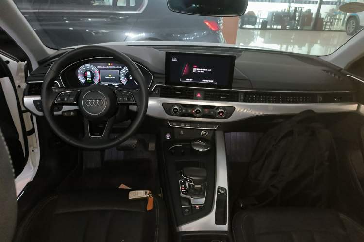 Used Audi A4L 2020 40 TFSI Fashionable and Elegant Model