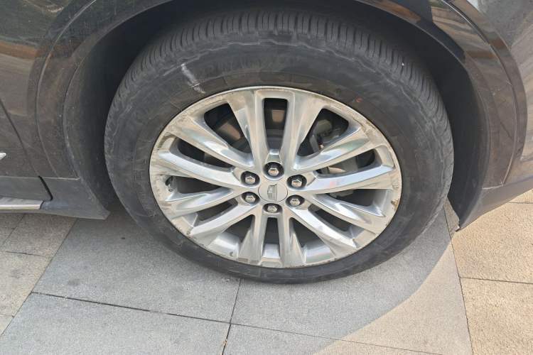 Used Cadillac XT5 2018 28E 4x4 Platinum Edition
