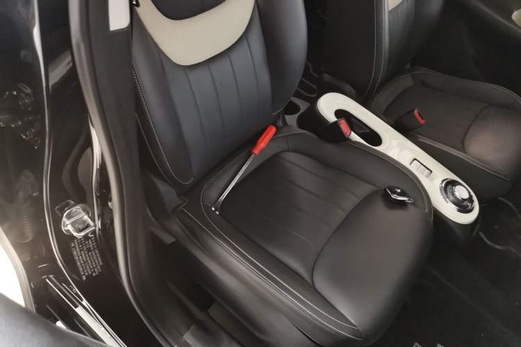 Used Wuling Bingo 2023 333 km Enjoyment Version Right Front Seat