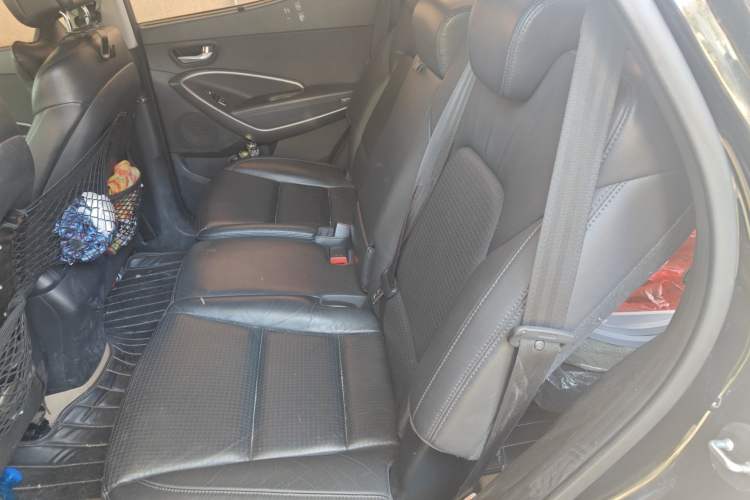 Used Hyundai Santa Fe 2013 2.0T Automatic All-Wheel Drive Top Trim