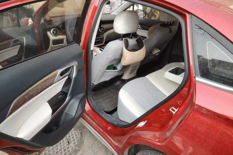 Used BAIC Beijing EU5 2018 R500 Smart Wind Edition Left Rear Seat