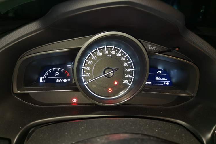 Used Mazda 3 Axela 2019 Cloud-Controlled Sedan 1.5L Automatic Luxury Model China VI Standard Instrument Cluster