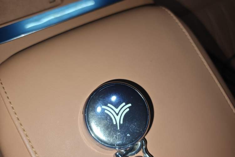 Used NETA L 2024 Extended-Range 310 Flash-Charge Red Edition