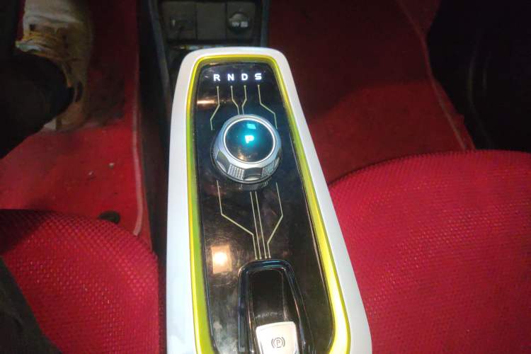 Used CHANGAN OSHAN Benni E-Star 2022 Charming Edition Colorful Model Lithium-Ion Battery
