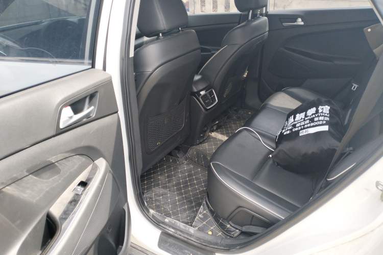 Used Hyundai Tucson 2019 280TGDi Dual-Clutch Two-Wheel Drive Fashion Edition China V Standard Left Rear Seat