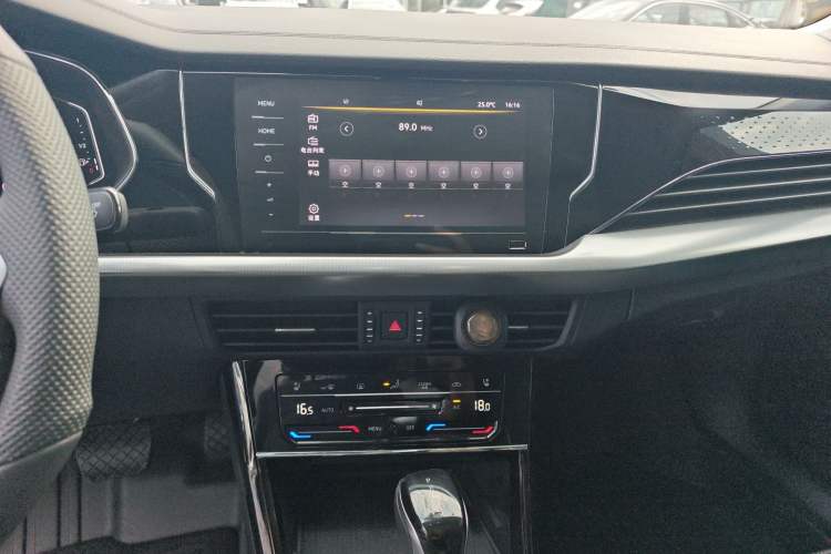 Used Volkswagen Passat 2024 380TSI Elite Edition Audio And AC Panel