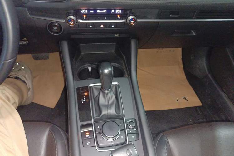 Used Mazda 3 Axela 2020 1.5L Automatic Luxury Version
