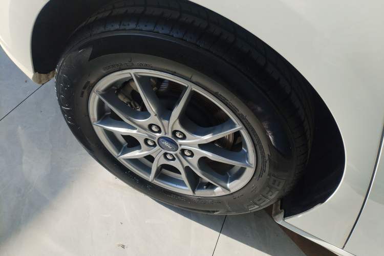 Used Ford Focus 2020 Hatchback EcoBoost 180 Automatic Trend Edition Right Rear Wheel Hub