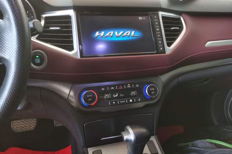 Used Haval H6 Coupe 2018 Red-Label 1.5T Automatic Two-Wheel Drive Ultra-Luxury Model Audio And AC Panel