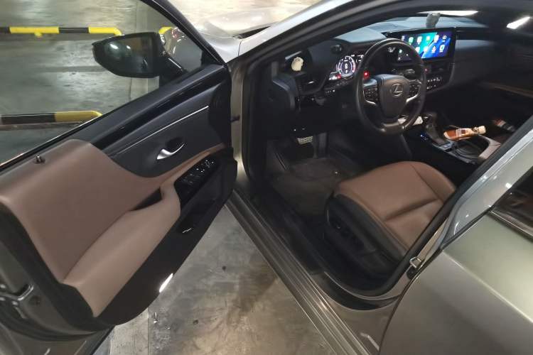 Used Lexus ES 2022 200 Excellence Edition
