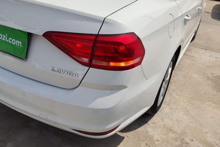 Used Volkswagen Lavida 2018 Classic 1.5L Automatic Fashion Edition China VI Standard Right Rear Taillight
