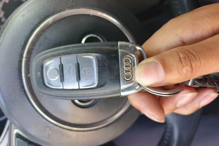 Used Audi A4L 2013 35 TFSI Automatic Comfort Model Vehicle Key