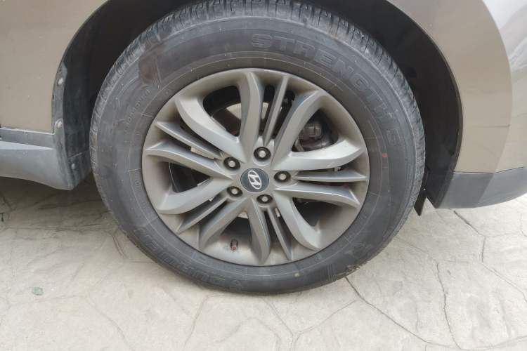 Used Hyundai ix35 2013 2.0L Automatic Two-Wheel Drive Smart GLS China IV Standard Exterior 7