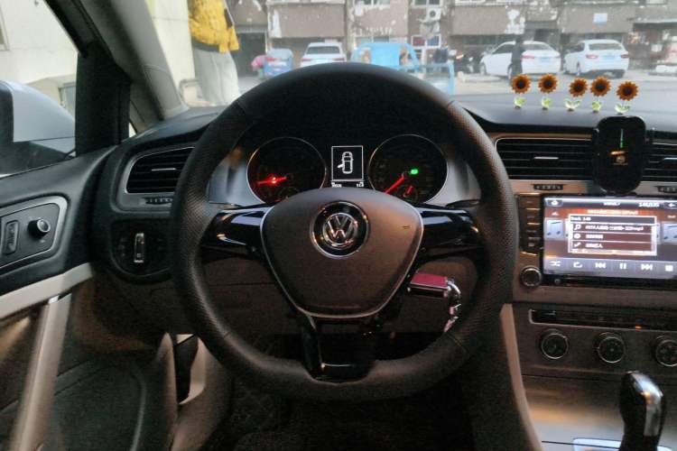 Used Volkswagen Golf 2015 1.6L Automatic Comfort Model
