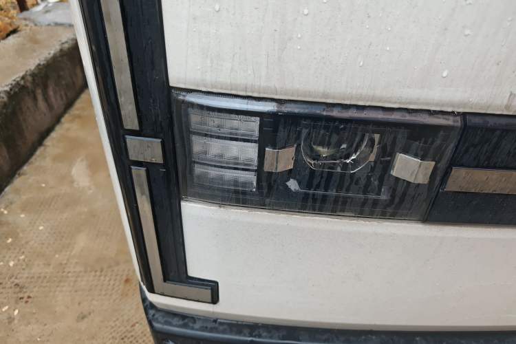 Used SRM New Energy E3L 2024 Standard 6-Seater Bus
