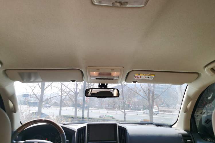 Used Toyota Land Cruiser 2015 4.0L V6 Middle East Low-Trim Version Headliner