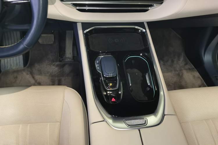 Used Zeekr 009 2022 ME Edition Gear Lever