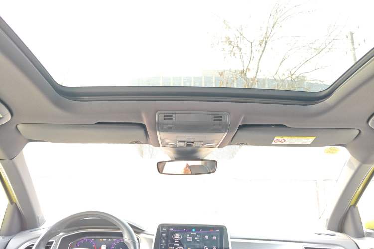 Used Volkswagen T-ROC 2023 300TSI DSG Two-Wheel Drive Starlight Edition
