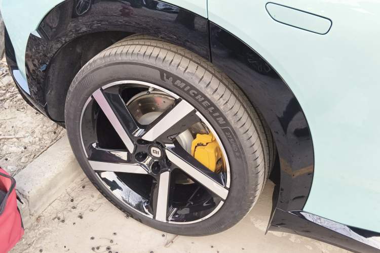 Used Xiaomi Auto YU7 2025 Ultra-Long Range High-Performance All-Wheel-Drive Max Edition
