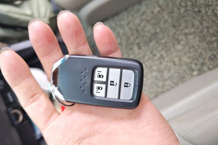 Used Honda Odyssey 2015 Revised 2.4L Luxury Edition
