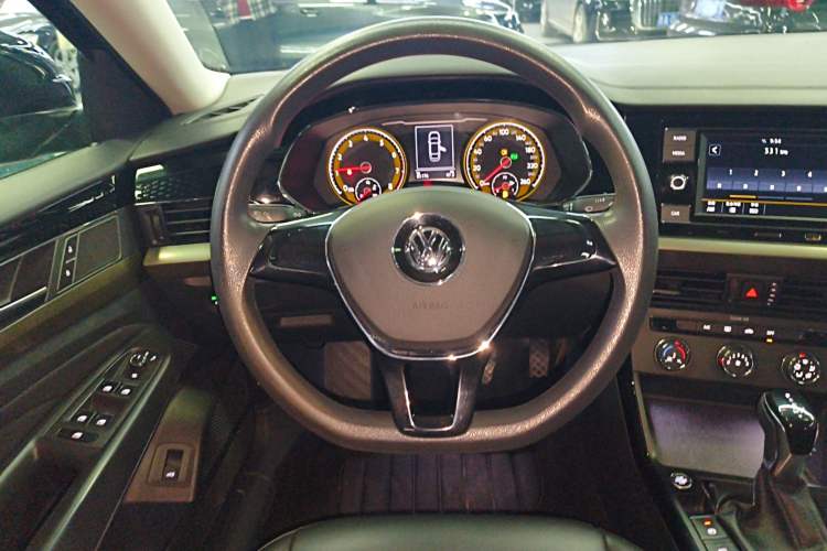 Used Volkswagen Passat 2019 280TSI Business Edition China VI Steering Wheel