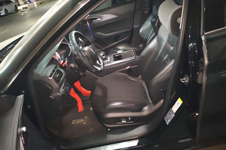 Used Hongqi H5 2022 Classic Model Facelift 1.8T Automatic Smart Connect Flagship Edition