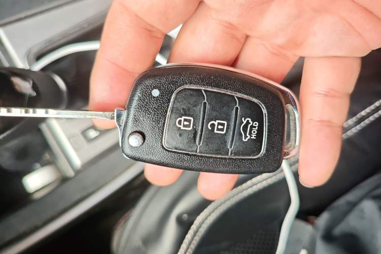 Used Hyundai Elantra (5th Generation / Langdong) 2016 1.6L Automatic Smart Version
