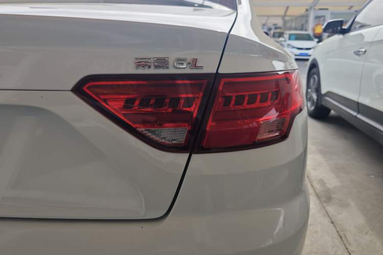 Used Geely Auto Emgrand GL 2017 1.3T DCT Elite Model Right Rear Taillight