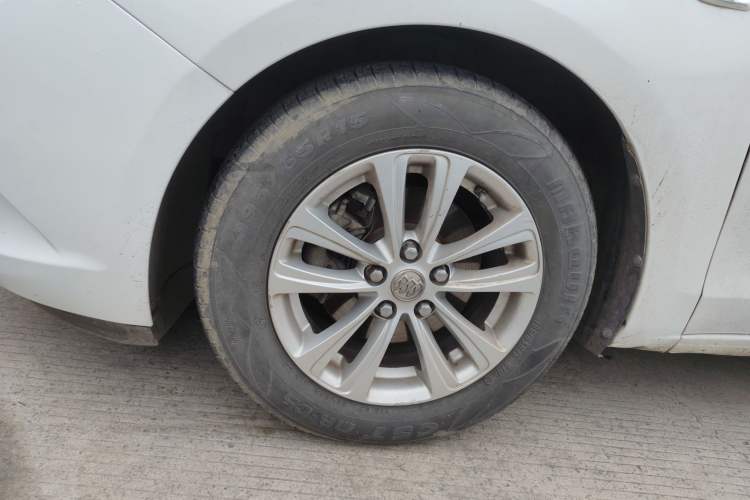 Used Buick GT 2016 15N Manual Entry-Level Trim Left Front Wheel Hub