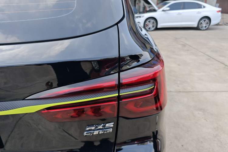 Used Roewe RX5 2023 PLUS 330TGI Automatic Trendsetting Smart Edition