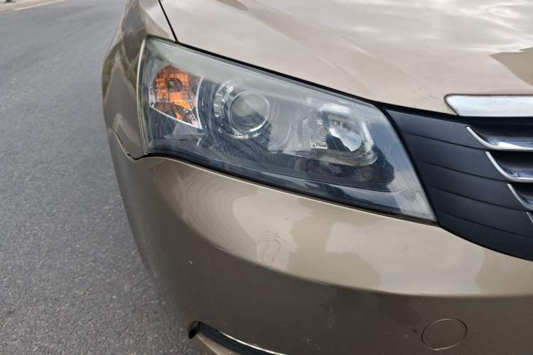 Used Geely Auto Classic Emgrand 2013 Sedan 1.8L CVT Elite Model Right Front Headlight