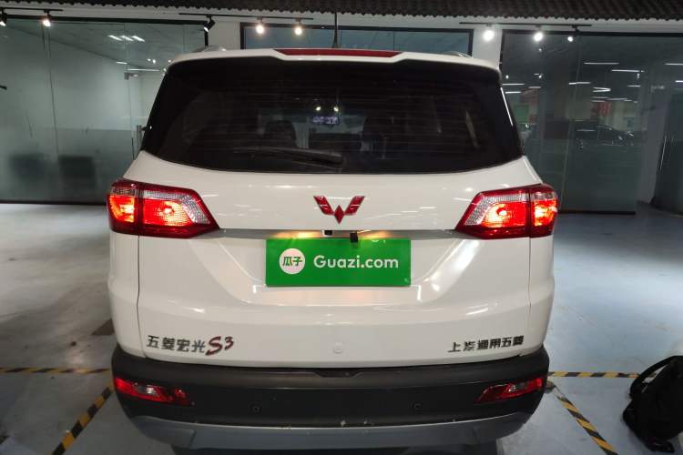 Used Wuling Hongguang S3 2019 Automatic Clutch Version 1.5L Manual Luxury Model China V Standard